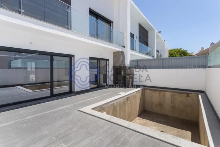 Moradia T4 para Venda em Alcochete Foto 2