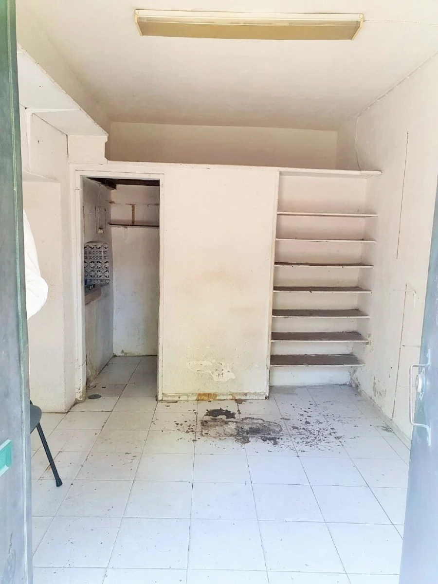 Loja para Arrendamento em Ajuda Foto 1