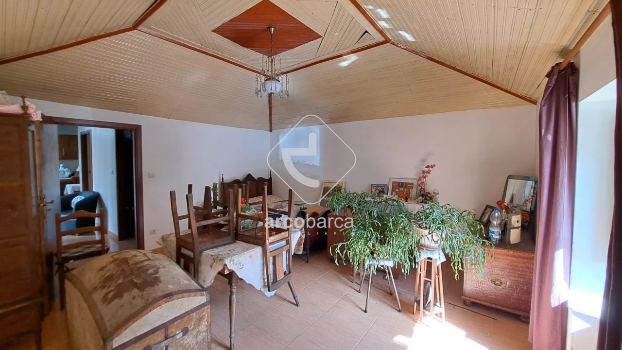 Moradia T1 para Venda em Bico e Cristelo Foto 4