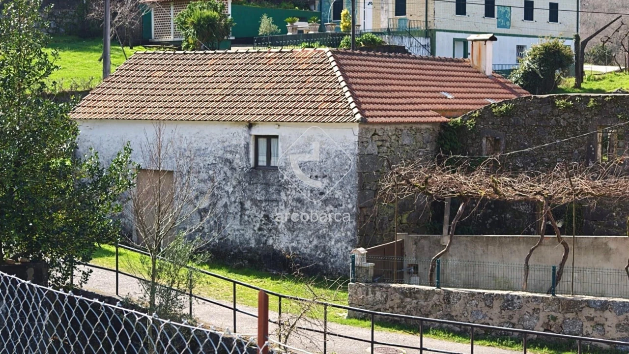 Moradia T1 para Venda em Bico e Cristelo Foto 2