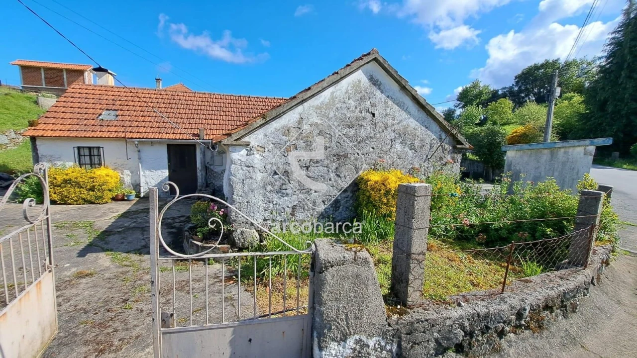 Moradia T1 para Venda em Bico e Cristelo Foto 2