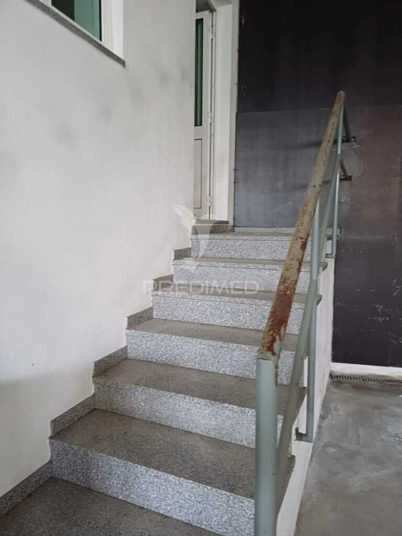 Armazém para Venda em São João da Madeira Foto 17