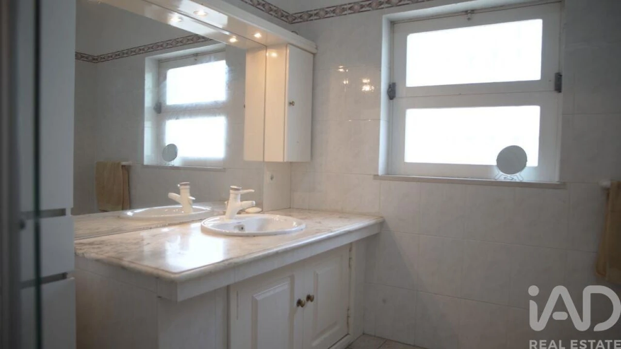 Moradia T4 para Venda em Sangalhos Foto 15