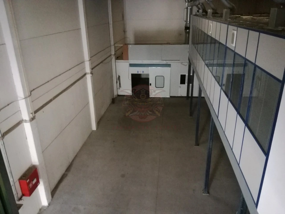 Armazém para Arrendamento em Venda do Pinheiro e Santo Estêvão das Galés Foto 4