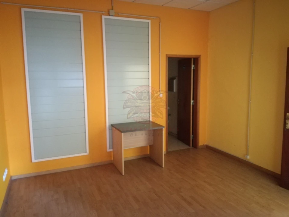 Armazém para Arrendamento em Venda do Pinheiro e Santo Estêvão das Galés Foto 6