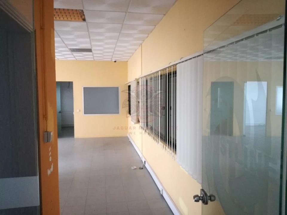 Armazém para Arrendamento em Venda do Pinheiro e Santo Estêvão das Galés Foto 11