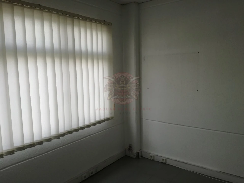 Armazém para Arrendamento em Venda do Pinheiro e Santo Estêvão das Galés Foto 16