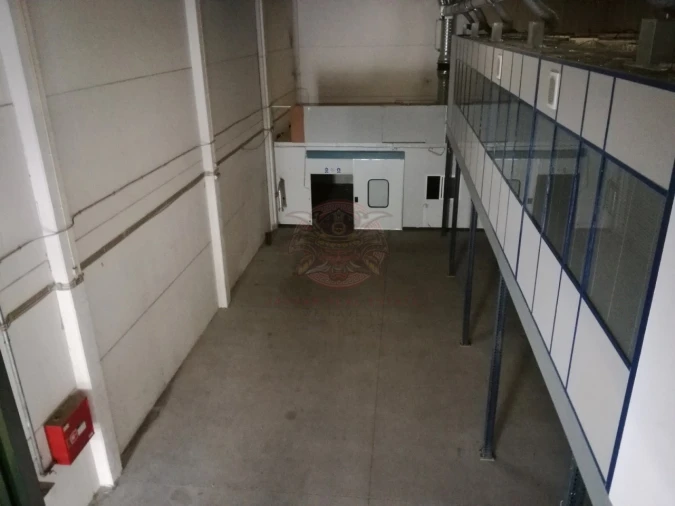 Armazém para Arrendamento em Venda do Pinheiro e Santo Estêvão das Galés Foto 4