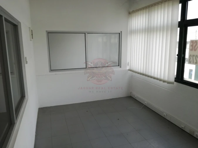 Armazém para Arrendamento em Venda do Pinheiro e Santo Estêvão das Galés Foto 15