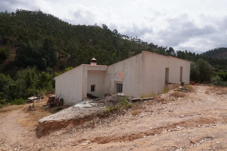 Moradia T2 para Venda em Monchique Foto 3