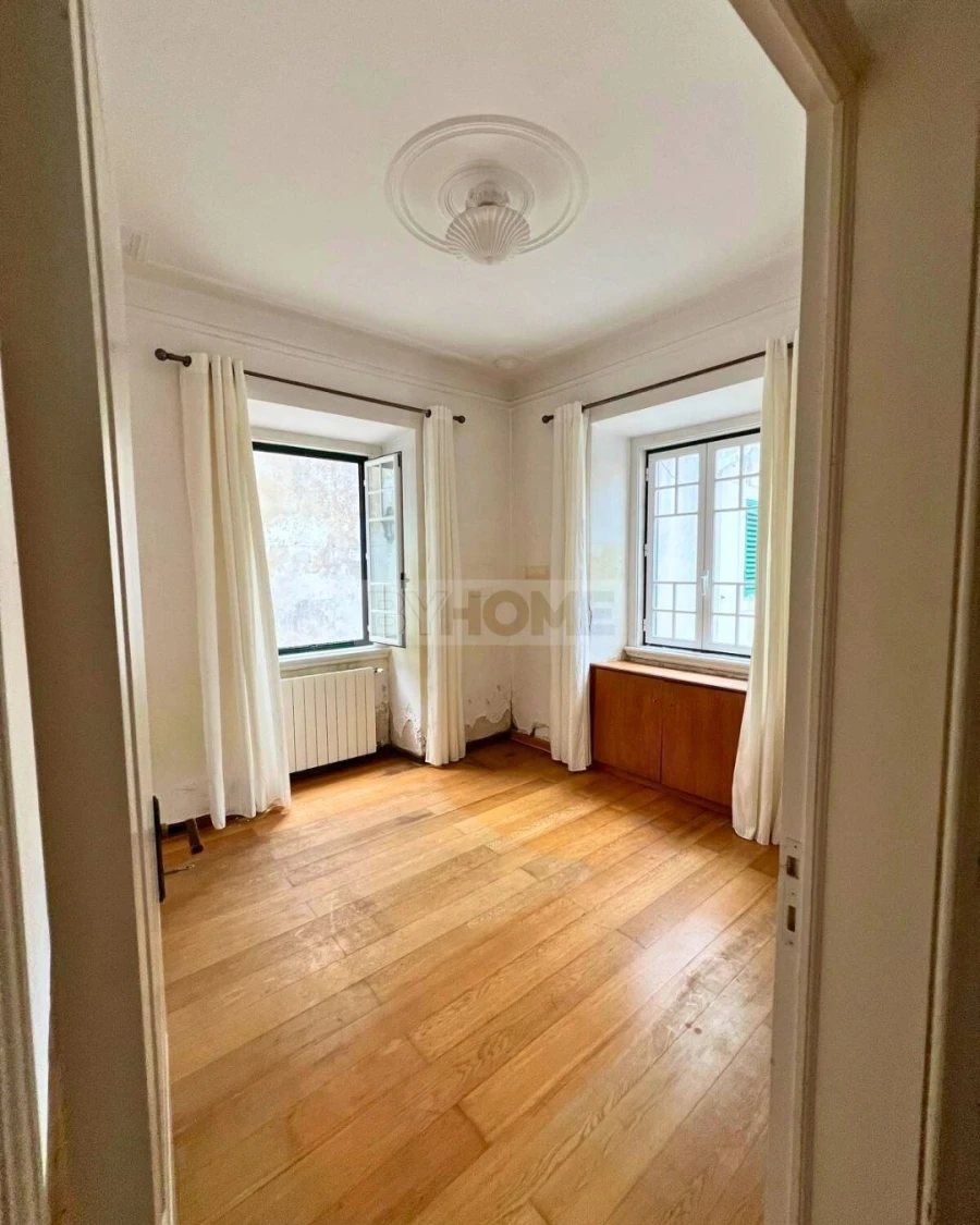 Moradia T6 para Venda em Agualva e Mira-Sintra Foto 2