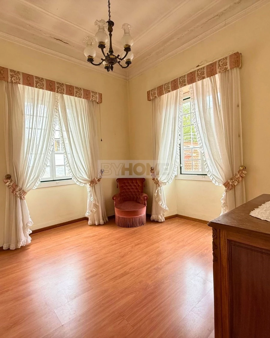 Moradia T6 para Venda em Agualva e Mira-Sintra Foto 9