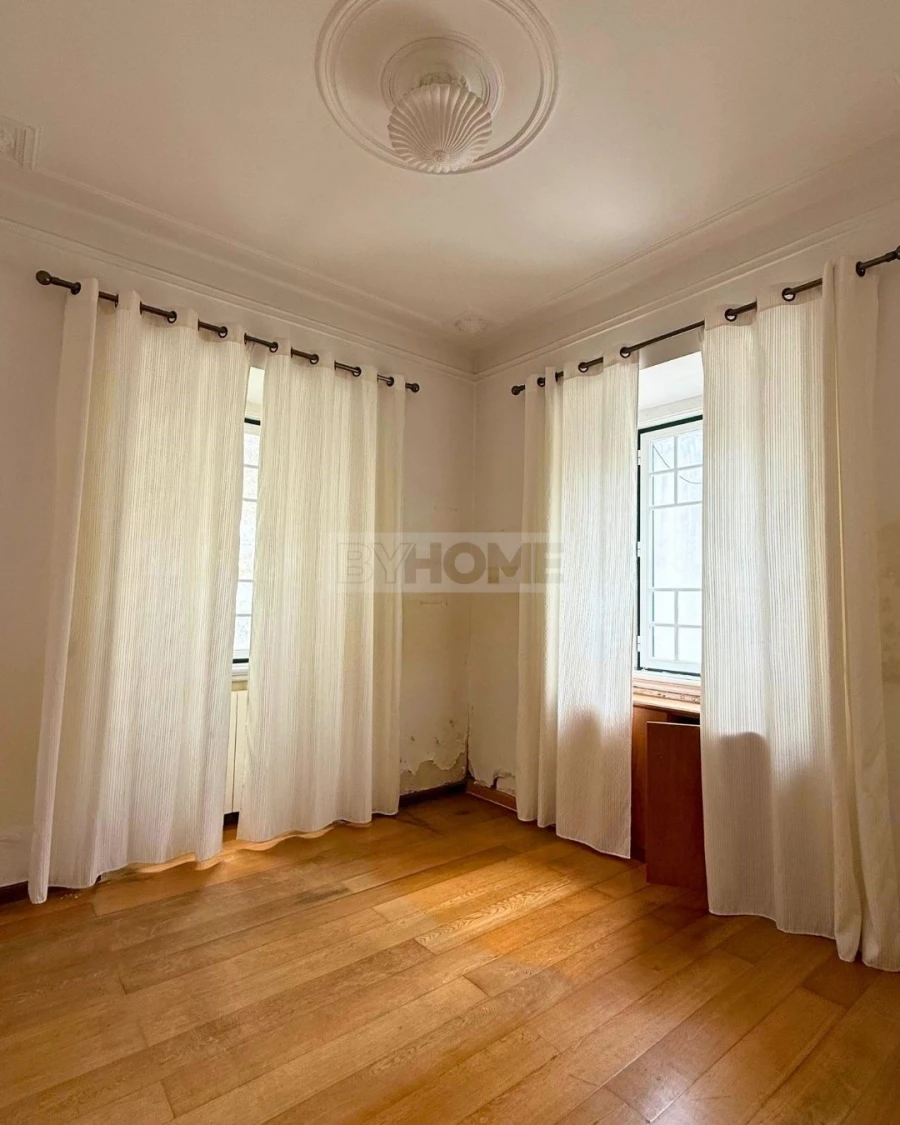 Moradia T6 para Venda em Agualva e Mira-Sintra Foto 6