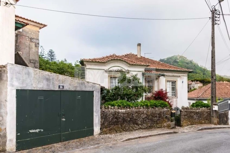 Moradia T6 para Venda em Agualva e Mira-Sintra