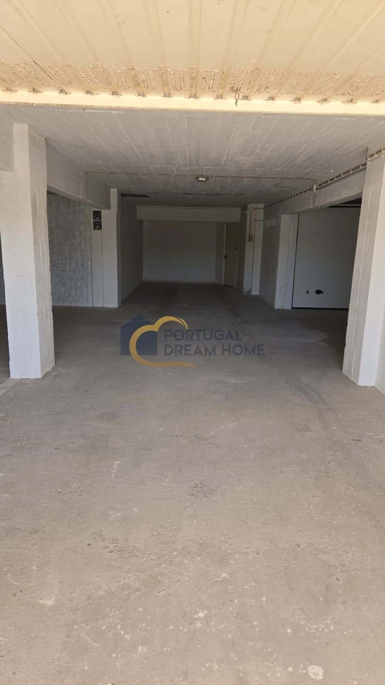 Garagem para Venda em Albufeira e Olhos de Água Foto 2