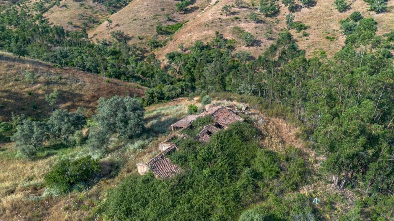 Terreno para Venda em Santana da Serra Foto 9