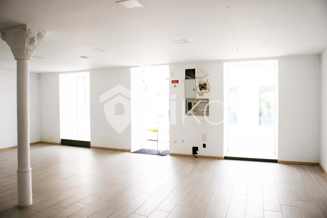 Prédio para Venda em Guarda Foto 54