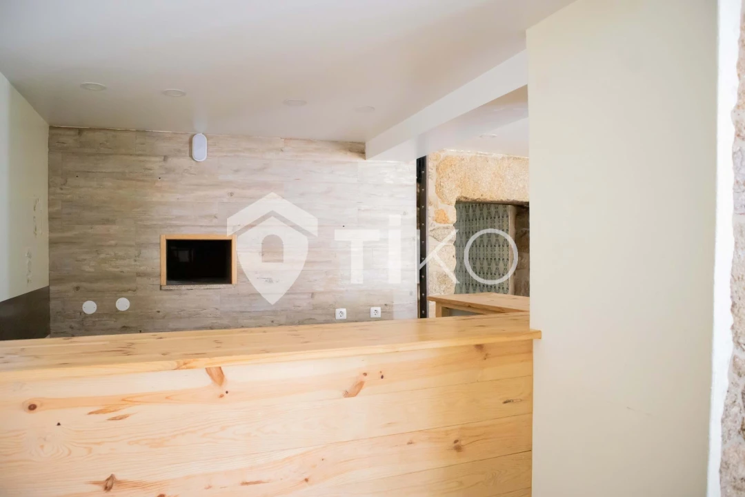 Prédio para Venda em Guarda Foto 52