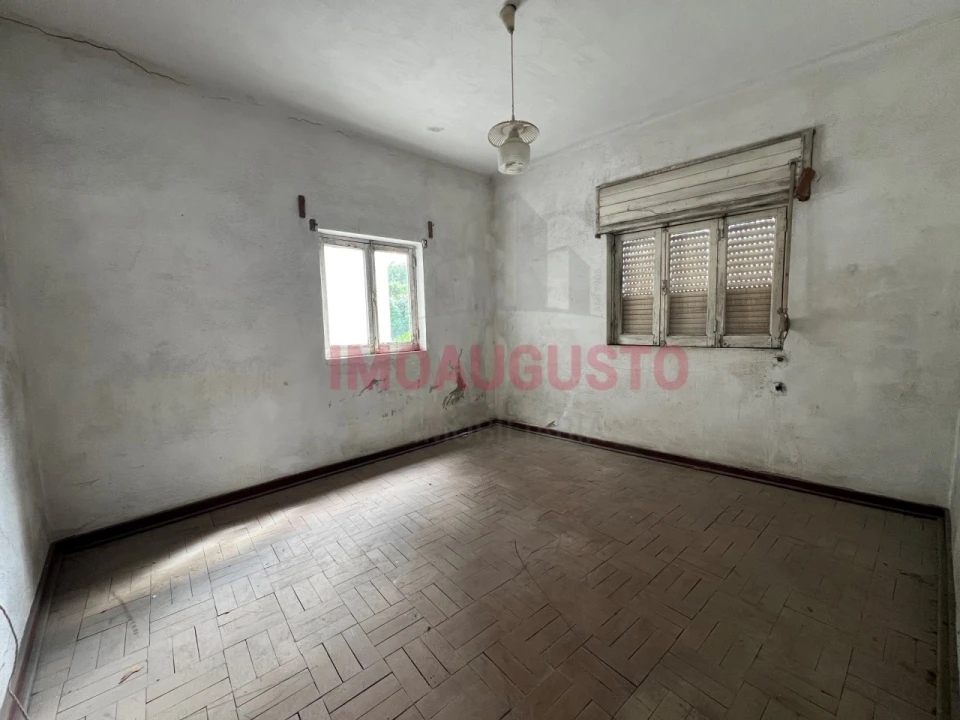 Moradia T4 para Venda em Ribamondego Foto 4