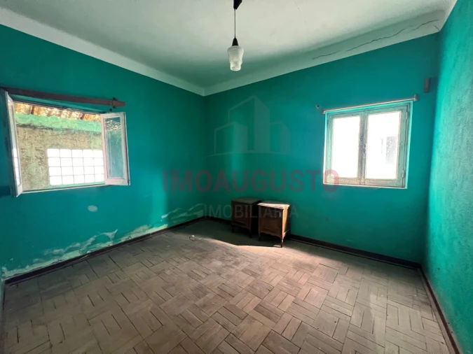 Moradia T4 para Venda em Ribamondego Foto 3