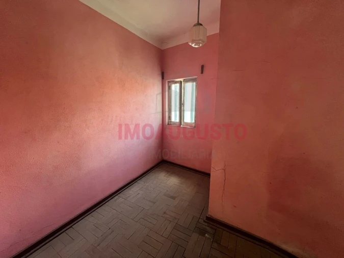 Moradia T4 para Venda em Ribamondego Foto 5