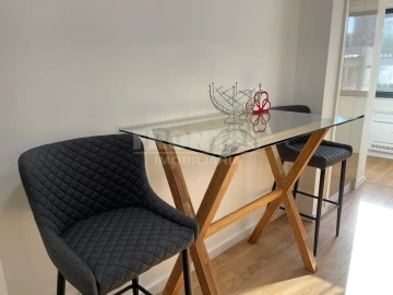 Apartamento T3 para Arrendamento em Mafamude e Vilar do Paraíso