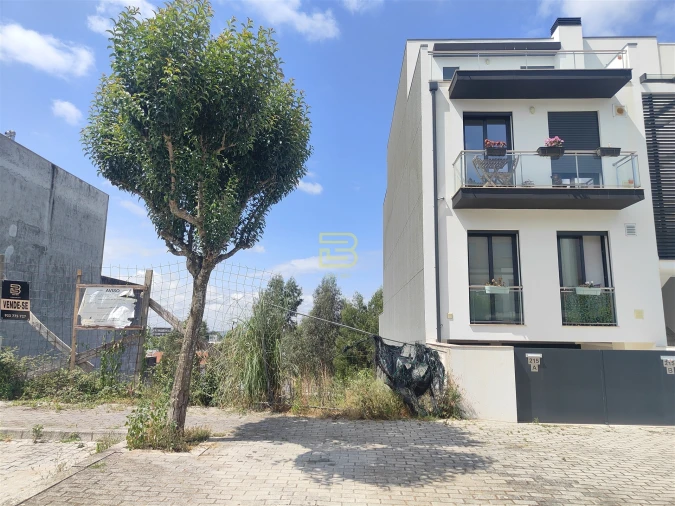 Terreno para Venda em Ermesinde Foto 3