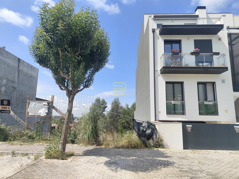 Terreno para Venda em Ermesinde Foto 3