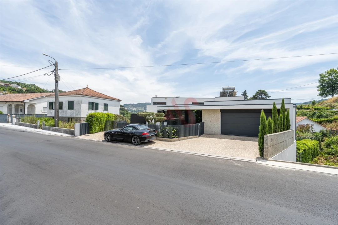 Moradia T5 para Venda em Caldas de Vizela (São Miguel e São João) Foto 45