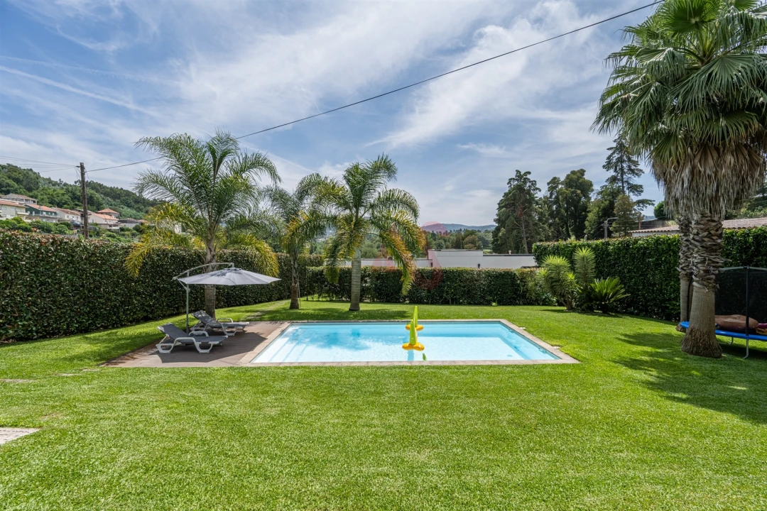 Moradia T5 para Venda em Caldas de Vizela (São Miguel e São João) Foto 3