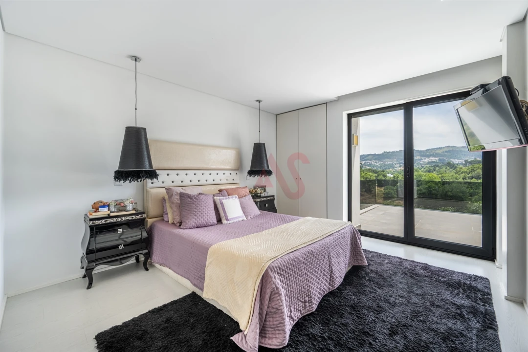 Moradia T5 para Venda em Caldas de Vizela (São Miguel e São João) Foto 10