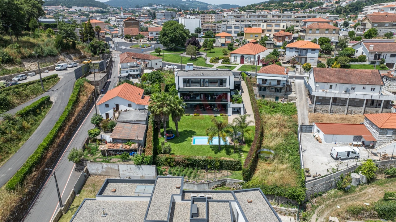 Moradia T5 para Venda em Caldas de Vizela (São Miguel e São João) Foto 44