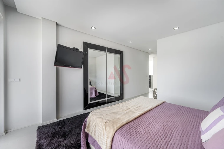 Moradia T5 para Venda em Caldas de Vizela (São Miguel e São João) Foto 11