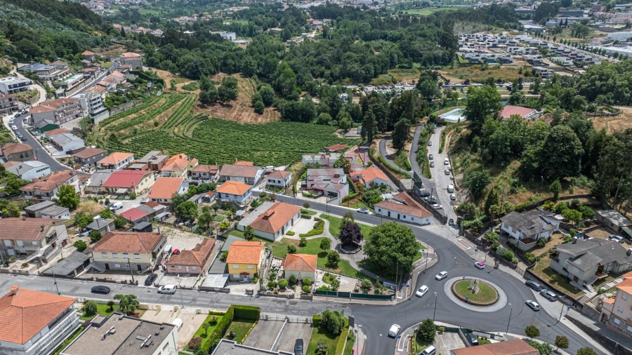 Moradia T5 para Venda em Caldas de Vizela (São Miguel e São João) Foto 47