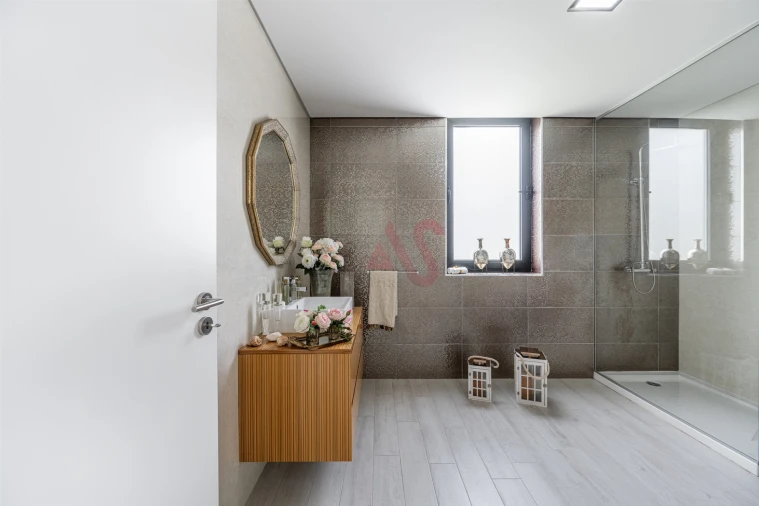 Moradia T5 para Venda em Caldas de Vizela (São Miguel e São João) Foto 21