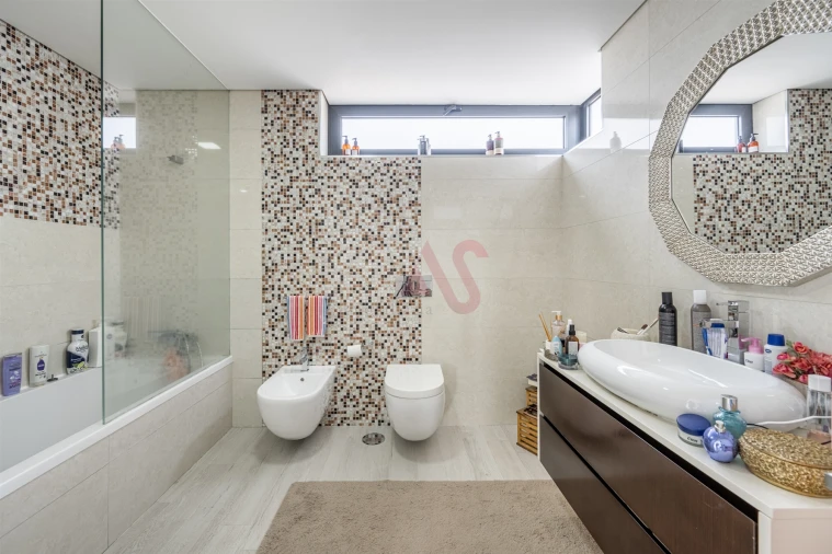 Moradia T5 para Venda em Caldas de Vizela (São Miguel e São João) Foto 12