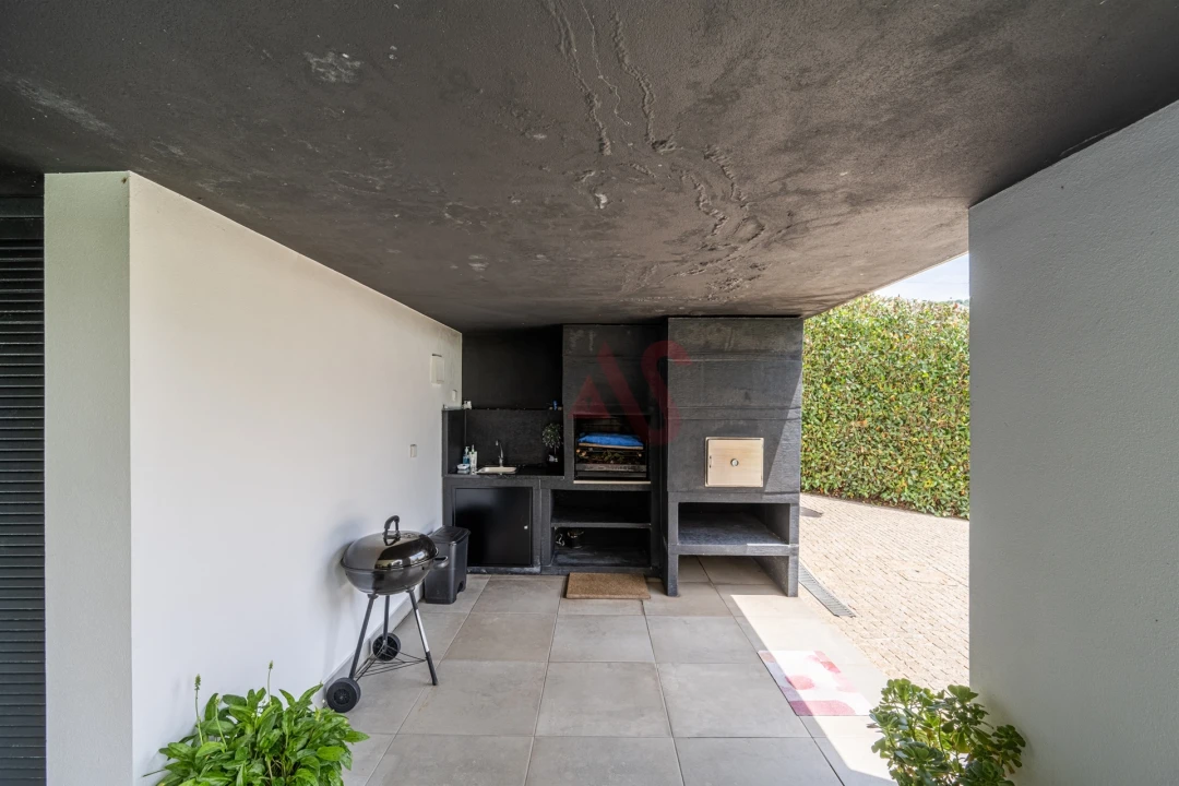 Moradia T5 para Venda em Caldas de Vizela (São Miguel e São João) Foto 42