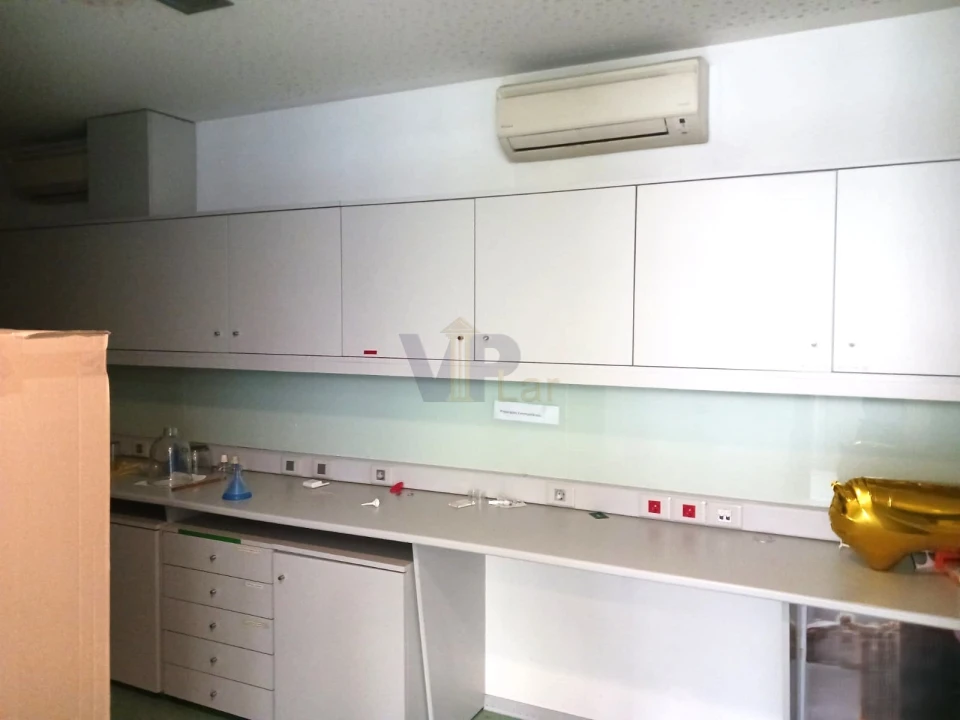 Loja para Arrendamento em Paranhos Foto 11