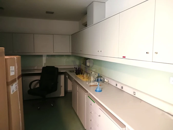 Loja para Arrendamento em Paranhos Foto 14