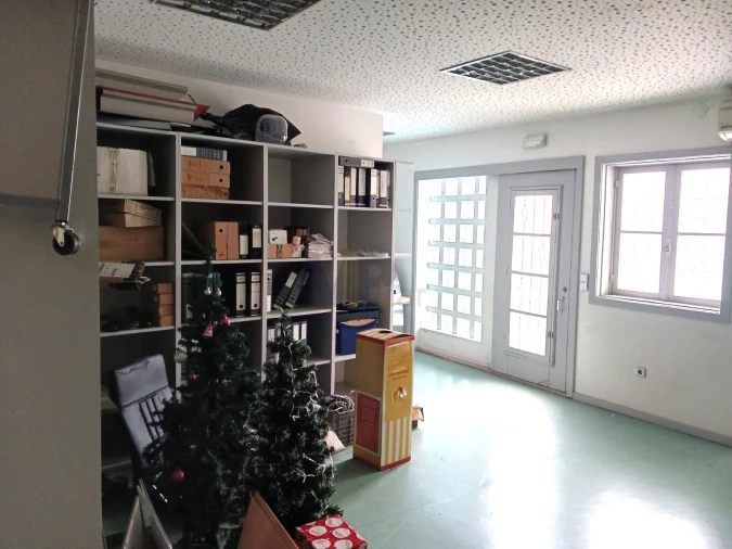 Loja para Arrendamento em Paranhos Foto 15