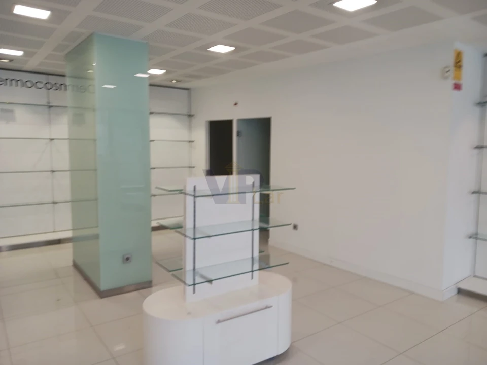 Loja para Arrendamento em Paranhos Foto 5