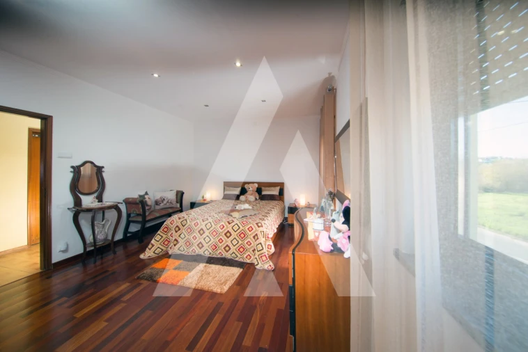 Moradia T4 para Venda em Figueiro do Campo Foto 5