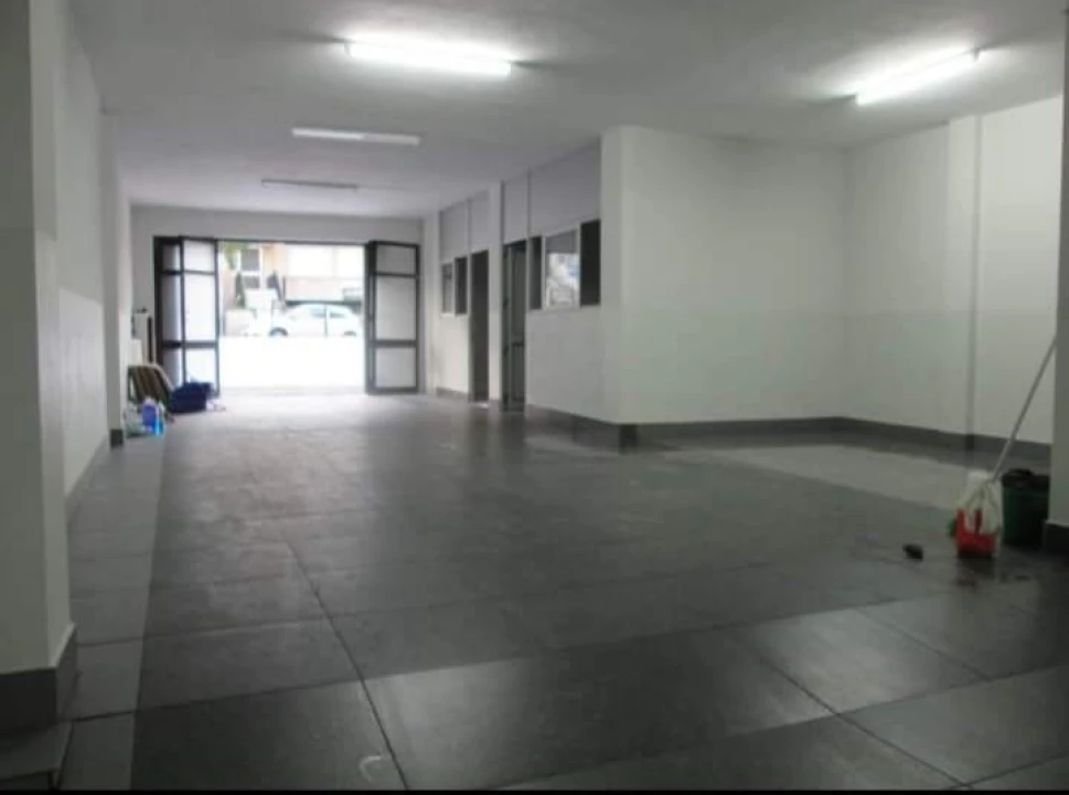 Armazém para Venda em Ramalde Foto 1