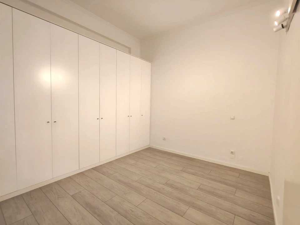 Apartamento T1 para Venda em Leiria, Pousos, Barreira e Cortes Foto 6