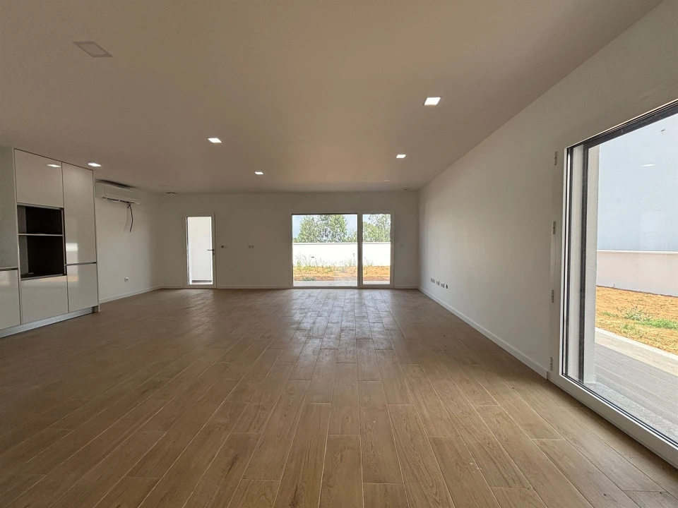 Moradia T4 para Venda em Caxarias Foto 4