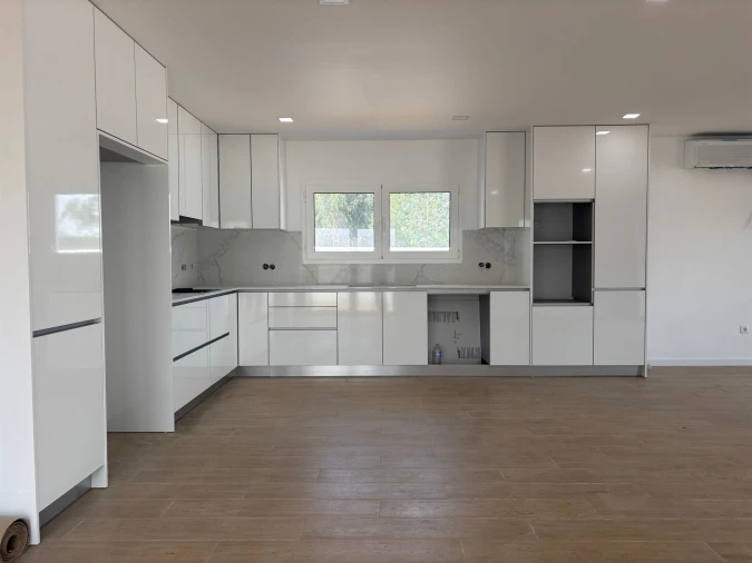 Moradia T4 para Venda em Caxarias Foto 3