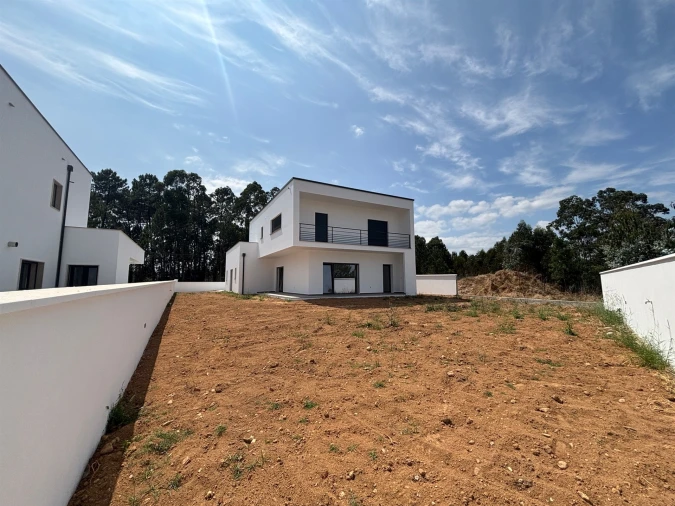 Moradia T4 para Venda em Caxarias Foto 27