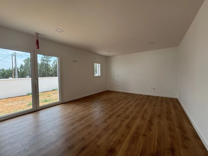 Moradia T4 para Venda em Caxarias Foto 8