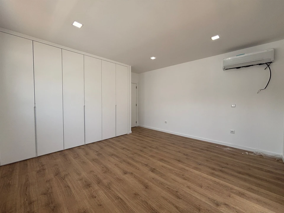 Moradia T4 para Venda em Caxarias Foto 18