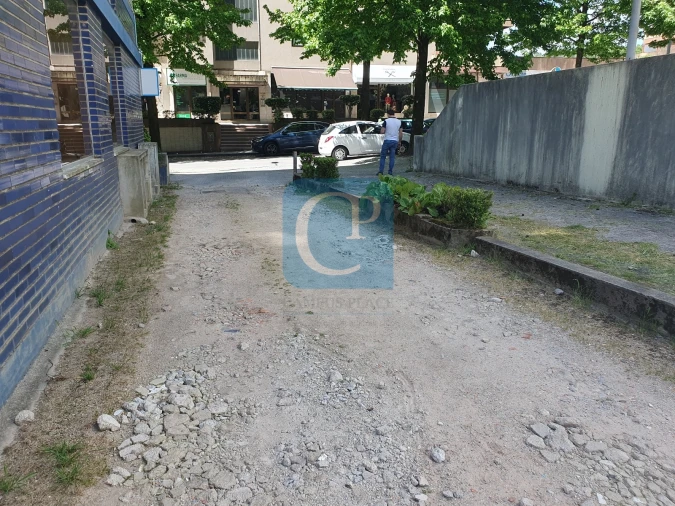 Armazém para Venda em Vila Nova de Famalicão e Calendário Foto 14